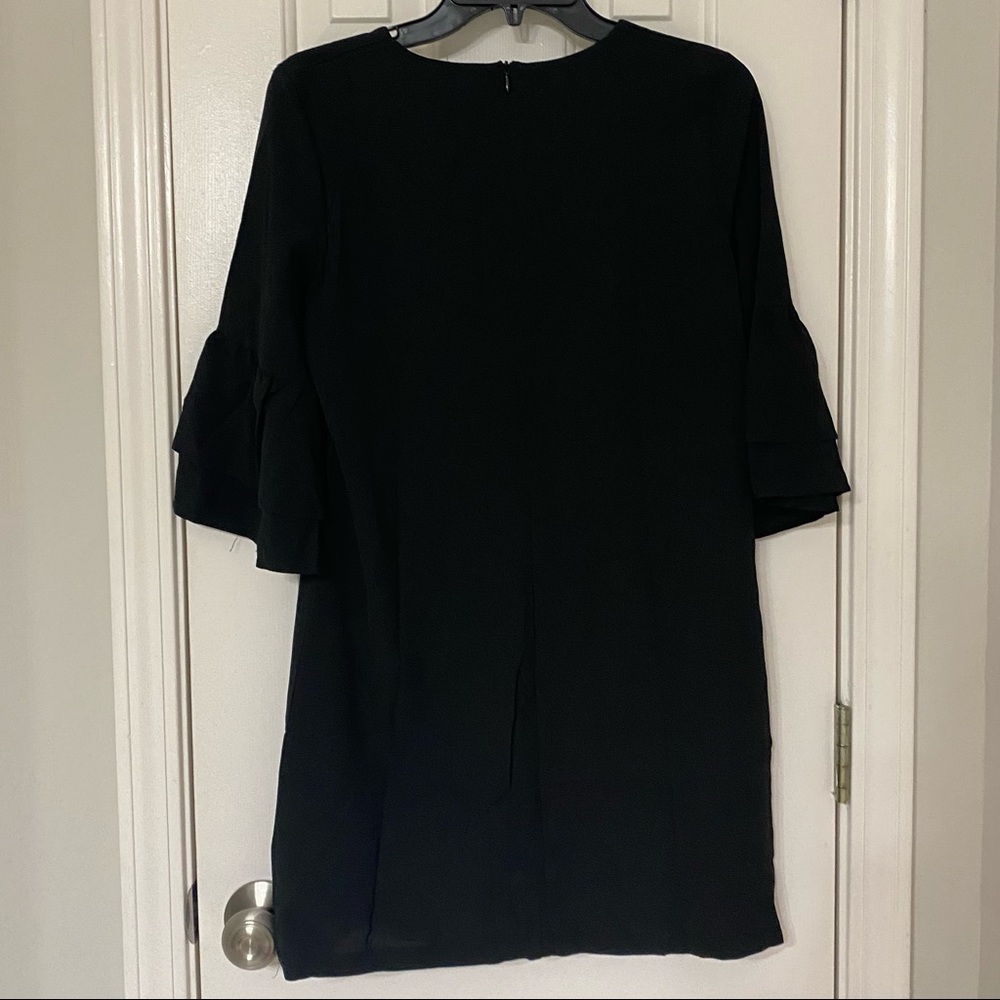 BELONGSCI • Black V-Neck Bell Sleeve Shift Mini Dress - Picture 7 of 8